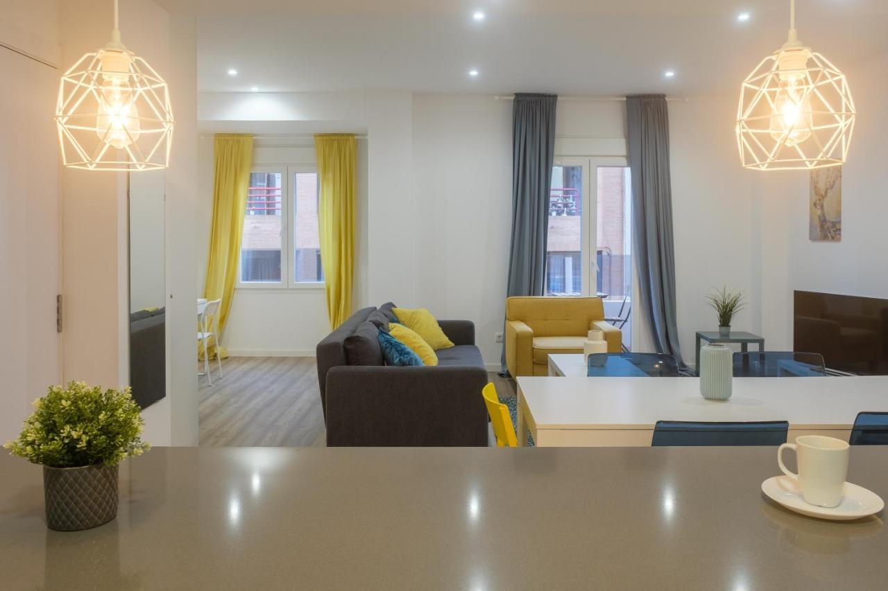 Bright, Brand New & Very Comfortable Apartment Валенсия Екстериор снимка